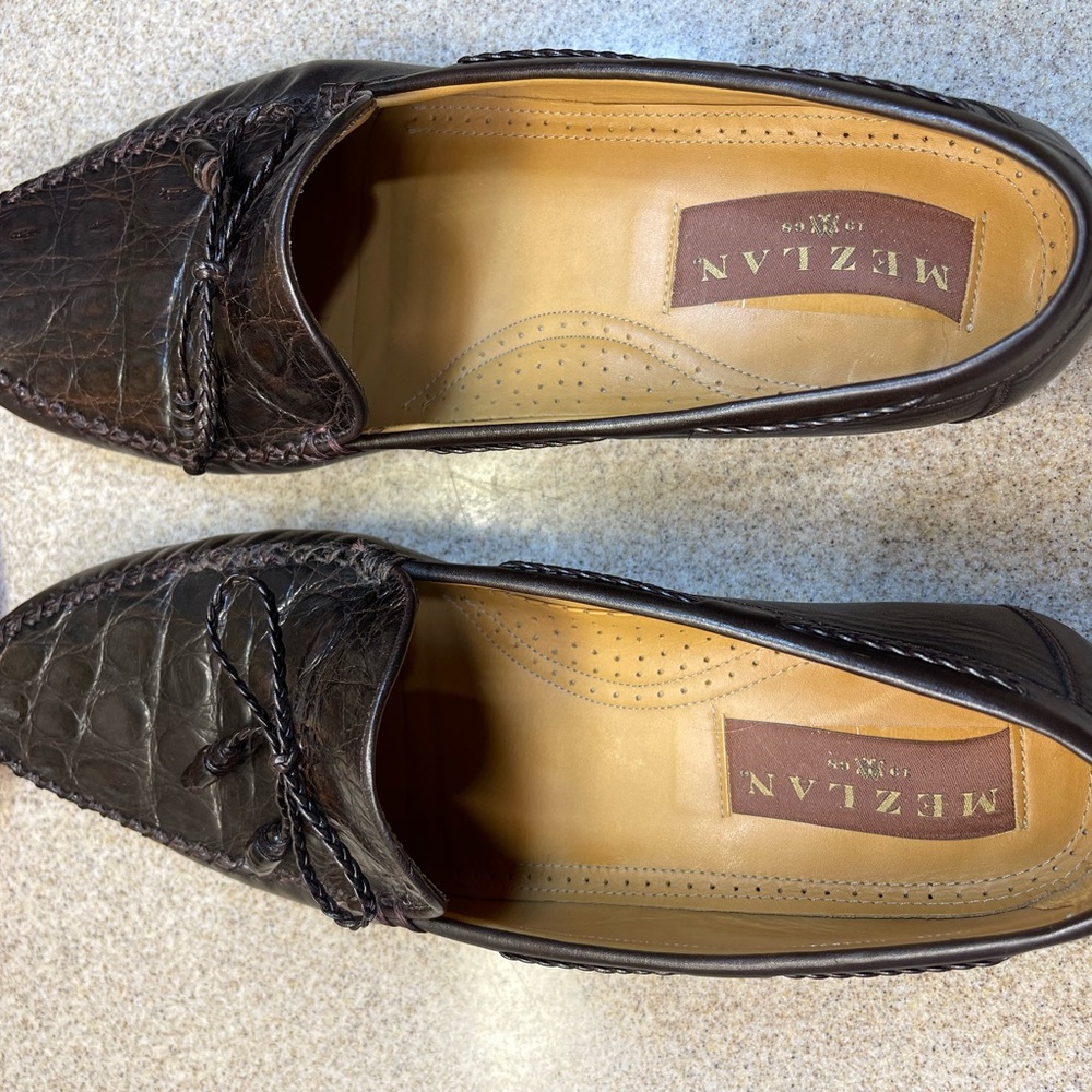 MEZLAN SHOES SIZE 10 1/2 M.  BLACK WITH BRAIDED BOW.  CROCODILE - Picture 13 of 16